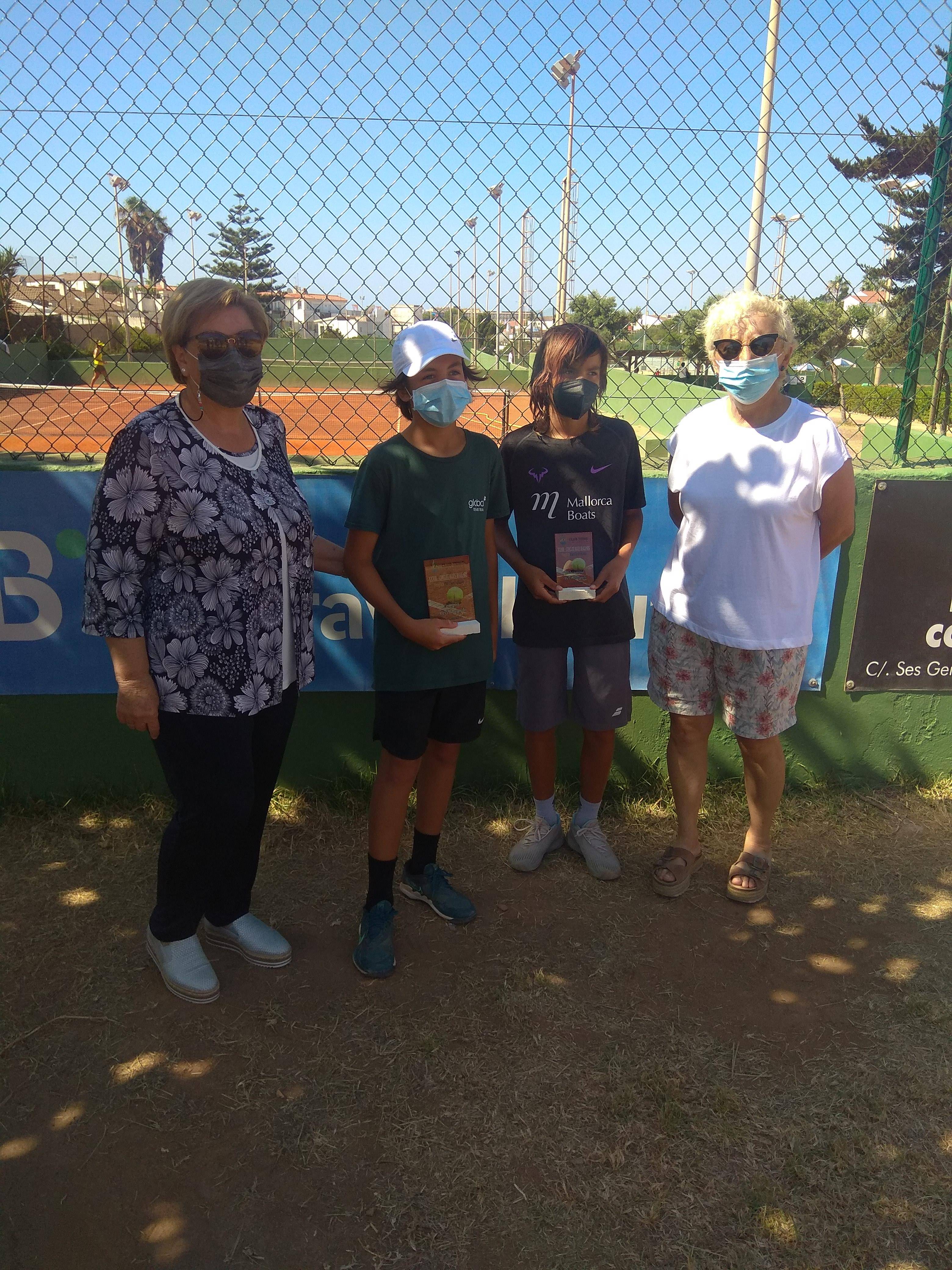 alevin masc.juntos.jpg